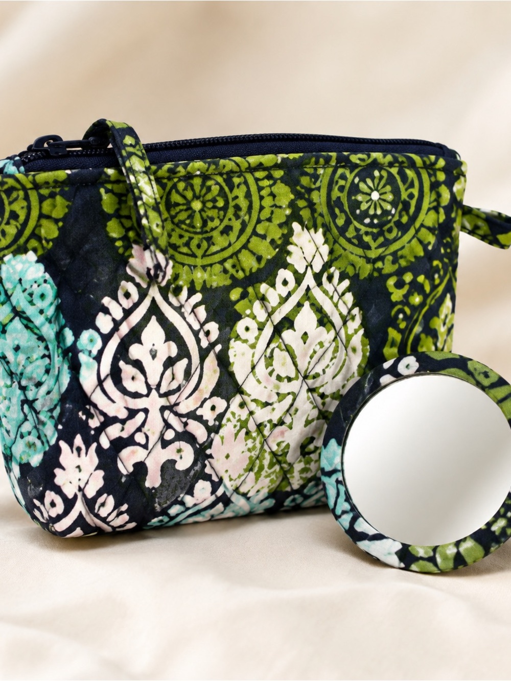 Vera Bradley NWT Mirror Cosmetic Bag Zip Pouch Green Paisley